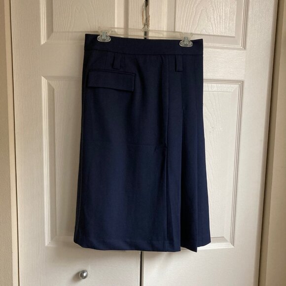 Pleated skirt - Picture 9 of 13